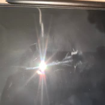 Spigen Ekran Koruyucu Çizik Ve Deformasyon Sorunu Kullanım Zorluğu Yaşatıyor