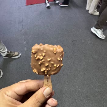 Magnum Bademli Dondurma Eksik Ve Küçük Boyutlu Çıktı