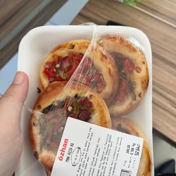 Küflü Mini Pizza İle Karşılaştım, Gıda Güvenliği İhmal Edilmiş