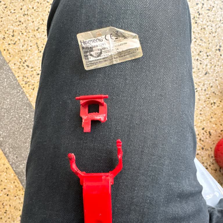 Homend Royaltea Çay Makinesinin Açma Kapama Parçası Eriyor, Yedek Parça Talebi