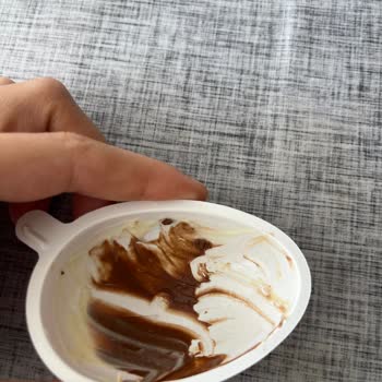 Kinder Joy Ürününde Kıl Ve Eksik Oyuncak Şikayeti