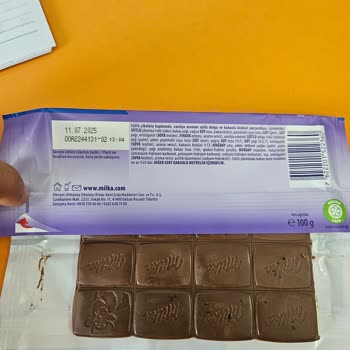 Taze Olması Gereken Milka Oreo Çikolata Bozuk Çıktı, Firma Ulaşılamıyor