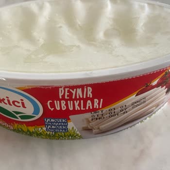 Son Kullanma Tarihi Geçmemiş Peynirde Küf Şoku: Gıda Güvenliğine Güven Sarsıldı!