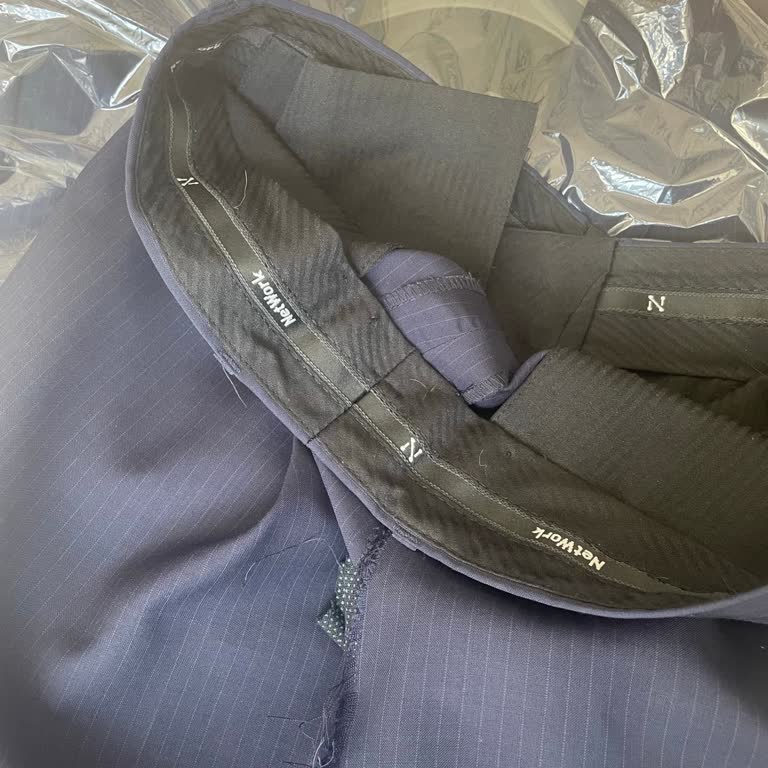 Network Takım Elbise Birkaç Kez Giyildiğinde Kumaşı Yırtıldı Değişim Yapılmadı