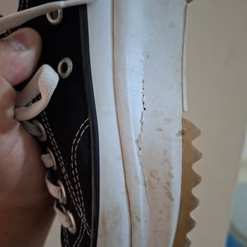 Kısa Sürede Açılan Ayakkabı Tabanı Ve İlgisiz Müşteri Hizmeti