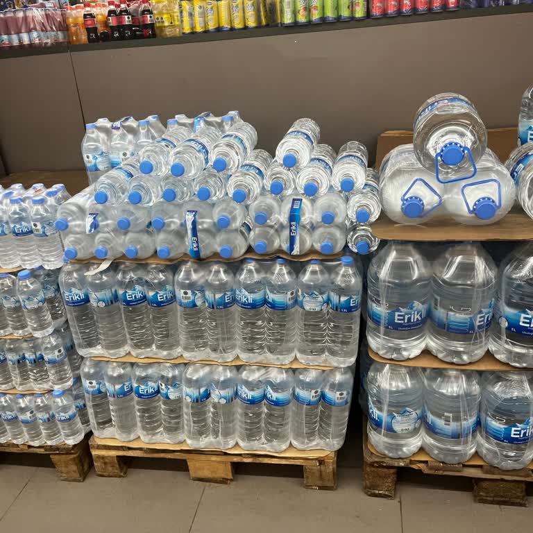 BİM Mağazasında Boykotlu Su Dışında Seçenek Yok, Mağdur Ediliyoruz