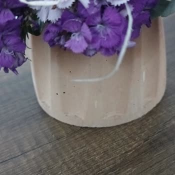 Görsel İle Uyuşmayan Ve Solmuş Çiçek Teslimatı