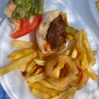 Grand Blue Sky Hotel Otel Hizmetlerinde Hayal Kırıklığı Ve Memnuniyetsizlik