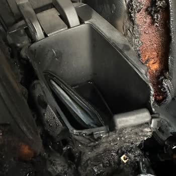 Opel Corsa Durup Dururken Yandı, 2 Aydır Araçsızım Ve Çözüm Yok