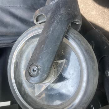 Joy Joy Modelinde Tekerlekler Hemen Kırılıyor Yedek Parça Bulamıyoruz