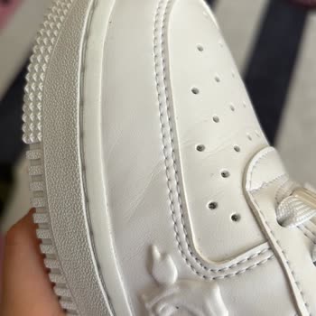 Kullanılmış Ve Şüpheli Nike Air Force 1 Gönderildi