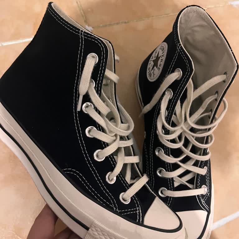 Yeni Alınan Converse Ayakkabı Serçe Parmakta Yara Ve Ağrı Yaptı