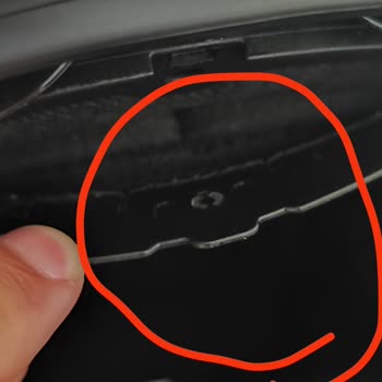 Kusurlu Kask İçin Değişim Talebinde Kargo Ücreti Ve İletişim Sorunu