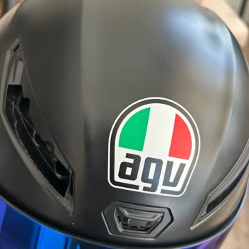 AGV K1-S Kaskta Havalandırma Kapağı Sorunu Beklenmedik Şekilde Oluştu