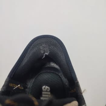 Skechers Slip-ins Ayakkabıda 6 Ayda Topuk Bölgesinde Yıpranma Ve Yetersiz Müşteri Desteği