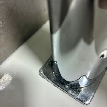 Kale Banyo Bataryasında Soyulma Ve Renk Atması Sorunu