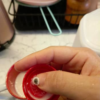 Eker Ayran 1.5 Litre Kapağında Küf Sorunu