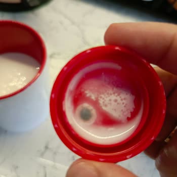 Eker Ayran 1.5 Litre Kapağında Küf Sorunu