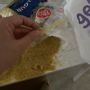 Bantlanmış Paket Nedeniyle Ürün Her Yere Döküldü