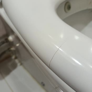 Klozet Kapağı Montaj Sonrası Menteşe Sorunu Ve Kırılma Yaşadım