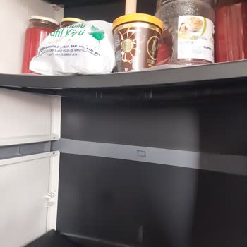 Raflar Yetersiz, Ek Masrafla Sorunu Kendim Çözdüm