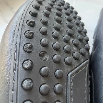 Aldığım Ayakkabı Kısa Sürede Parçalandı, Mağaza Yardımcı Olmadı