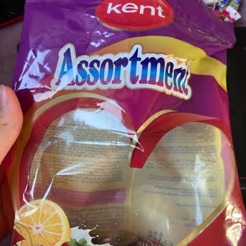 Aldığım Şekerlerin İçinde Yapış Yapış Ve Açık Şekerler Çıktı