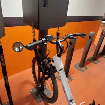 İstinyePark İzmir'de Scooter İle Girişe İzin Verilmemesi Ve Güvensiz Otopark Sorunu