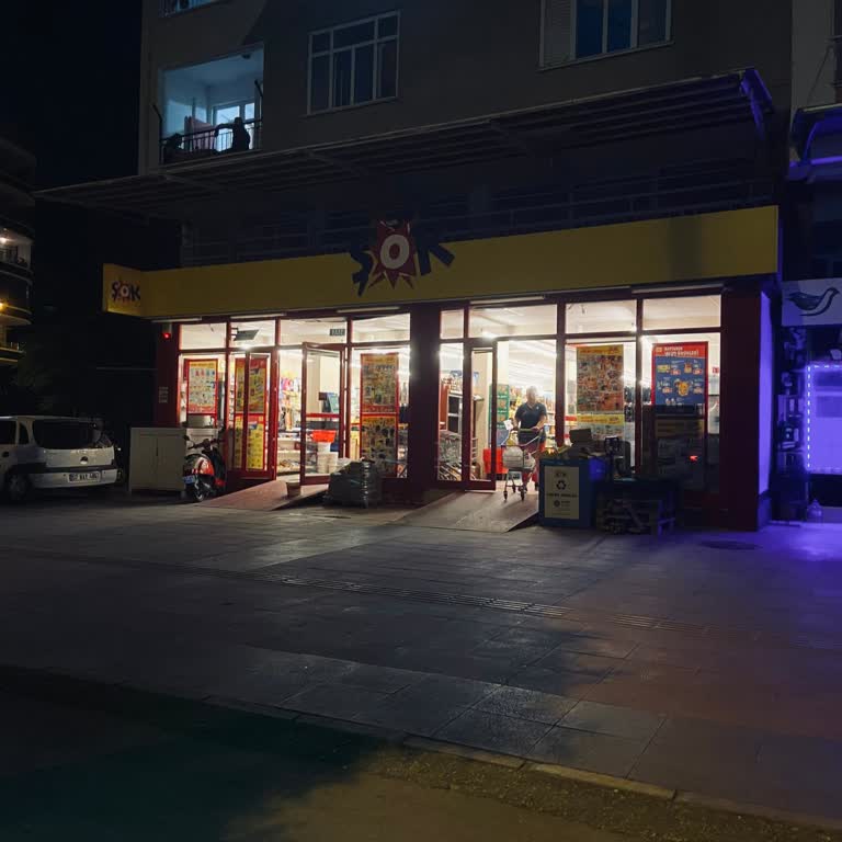 Kapanış Saatinden Önce Mağazadan Çıkarılmak İstemiyorum