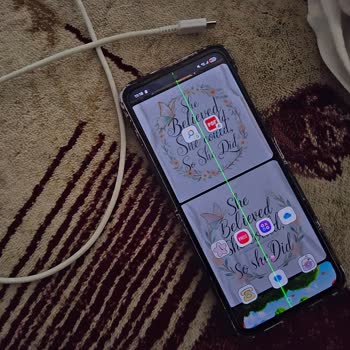 Samsung Z Flip 3'te Kalıcı Yeşil Çizgi Sorunu Ve Yetersiz Servis Desteği