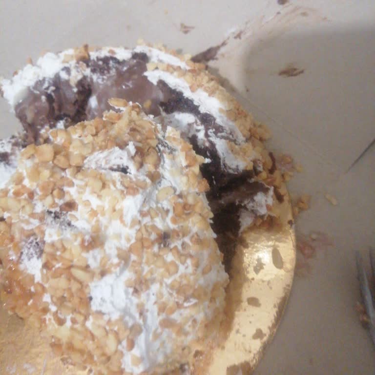 Bayat Ve Küflü Pasta Gönderimi, Fatura Sorunu