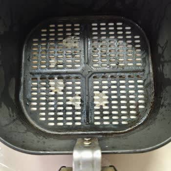 Philips Airfryer Sepeti Ve Tavası Kısa Sürede Paslandı Garanti Destek Vermiyor