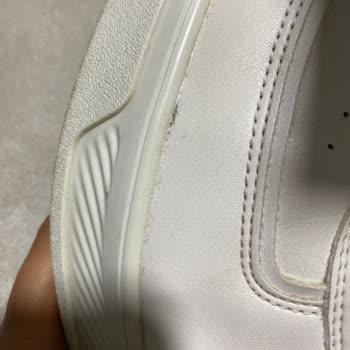 Kısa Sürede Çatlayan Ayakkabı İçin Çözüm Bulunamadı