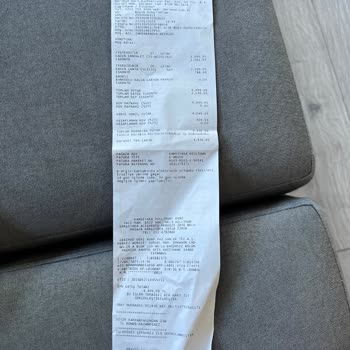 Sipariş Edilen Siyah Çanta Yerine Yanlış Renk Teslim Edilmesi Ve İlgisizlik