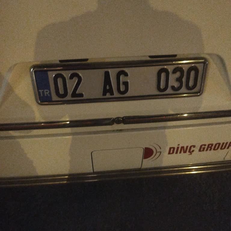 Hostes Koltuğunun İki Kişiye Satılmasıyla Yaşanan Hakaret Ve Gerginlik