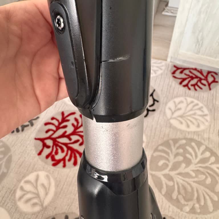 Bosch Şarjlı Süpürgemin Parçası Kolayca Kırıldı Ve Çözüm Bulamıyorum