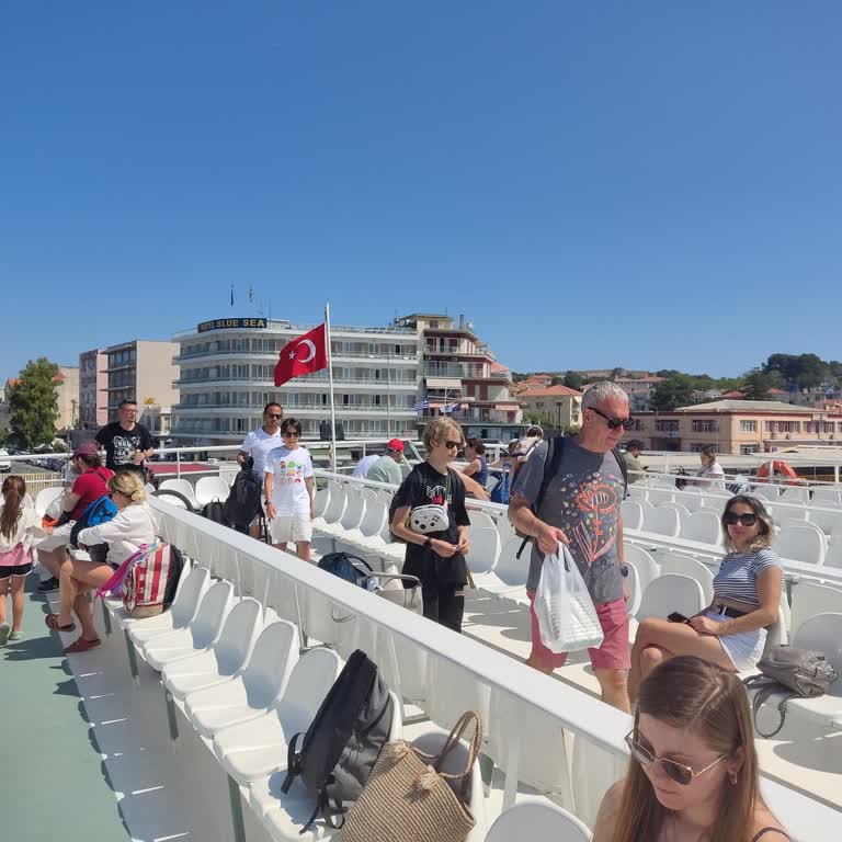 Turyol Feribotunda Aşırı Bilet Satışı Nedeniyle Güneş Altında Yolculuk Mağduriyeti