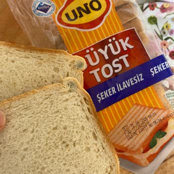 Son Kullanma Tarihi Geçmemiş UNO Tost Ekmeğinde Küf Ve Koku Sorunu