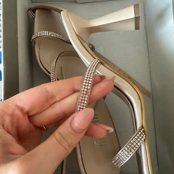 Aldığım Ayakkabı Kullanılmış Ve Hasarlı Çıktı Firma İletişime Geçmedi