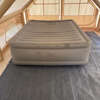 Kısa Sürede Deforme Olan Şişme Yatak Ve Yetersiz Yetkili Servis Desteği