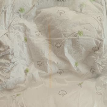 Bebek Bezi İçinde Yapışkan Madde Şoku!