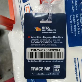 Kırılmaz Denilen Valiz İlk Seyahatte Paramparça Oldu, İlgisizlik Mağdur Etti