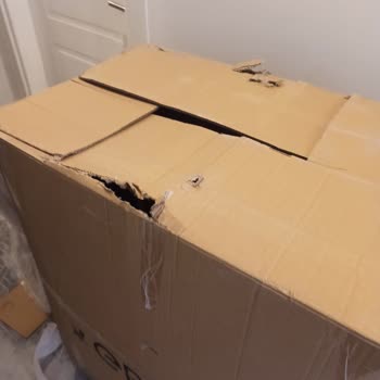 Aldığım Hasarlı Mobilyalar 8 Aydır Değiştirilmiyor Mağduriyetim Sürüyor