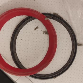 Dyson V15'in Silikon Parçası Ve Kapağı Yerinden Çıktı, Yardım Bekliyorum