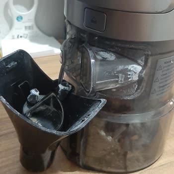 Arçelik Süpürge Gövdesi Kısa Sürede Kırıldı, Mağdur Olduk