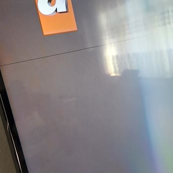 Sıfır Diye Aldığım Televizyon Hasarlı Çıktı, Tamirli Ürün Dayatılıyor