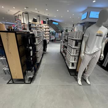 Mağaza Personelinin İade Sürecindeki Tutumu Hakkında Şikayet