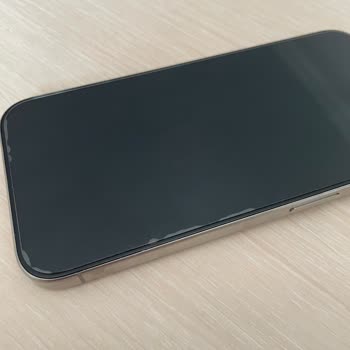 Spigen Ekran Koruyucu Kısa Sürede Kenarlardan Atmaya Başladı