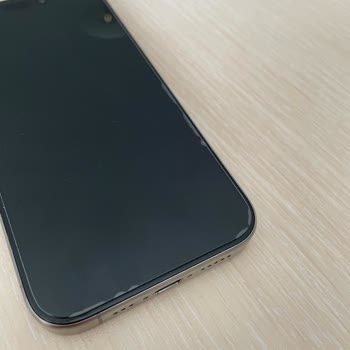Spigen Ekran Koruyucu Kısa Sürede Kenarlardan Atmaya Başladı