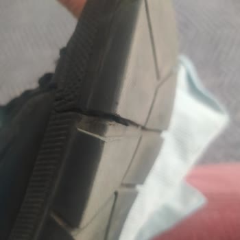 Satın Aldığım Ayakkabının Kısa Sürede Tabanı Ayrıldı, Garanti Sürecinde Mağduriyet Yaşıyorum